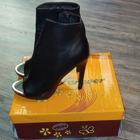 Black peep a boo toe heeled boots Sz 6.5 - Picture 3 of 7